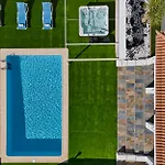 Del Sol Heated Pool Vila *