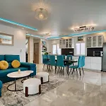 Del Sol Heated Pool Вілла *
