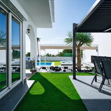 Del Sol Sea View Heated Pool Villa
