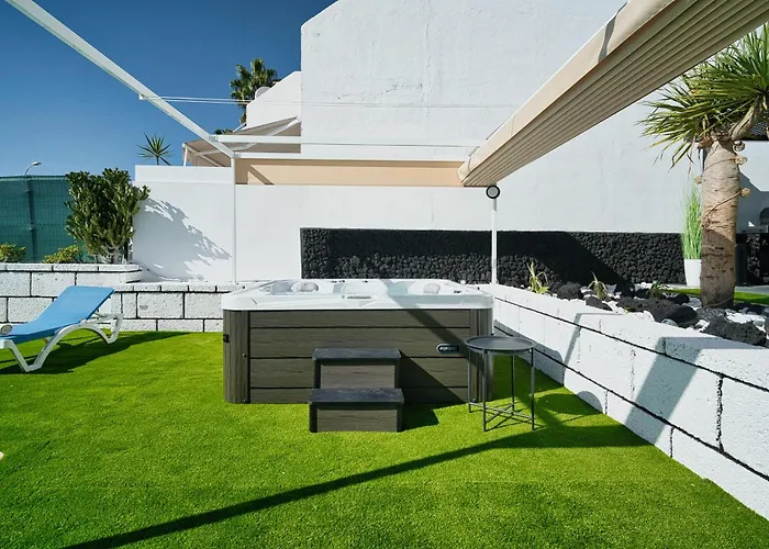 Вілла Del Sol Адехе