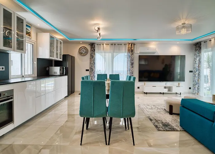 Вілла Del Sol Адехе